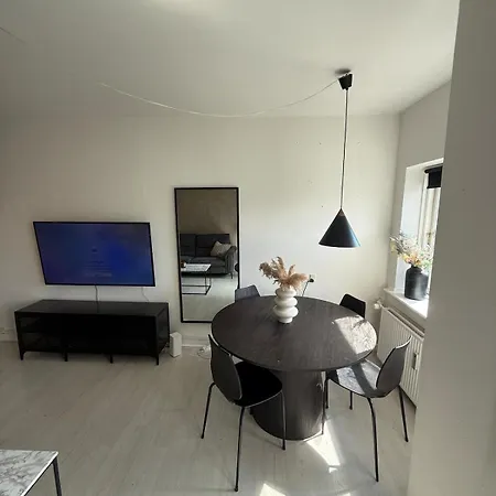 Cozy In Copenhagen شقة هيرليف